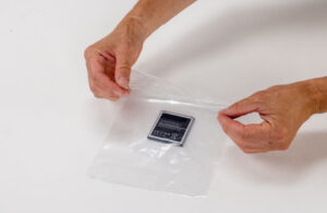 sealed bag piles dans un sachet plastique